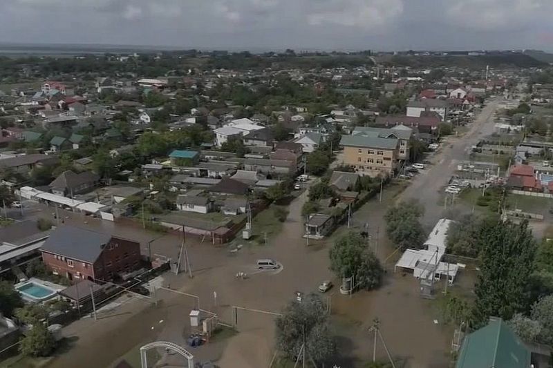 388 домов остаются подтопленными в Темрюкском районе после разгула стихии