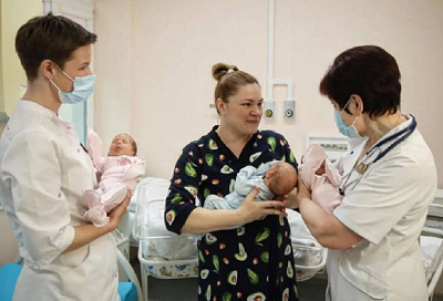 В Краснодаре родилась первая в 2022 году тройня
