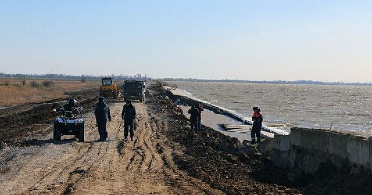 Крюковское водохранилище краснодарского. Крюковское водохранилище Краснодарского края. Крюковское водохранилище дамба. Краснодарское водохранилище дамбу прорвет. Прорыв дамбы Краснодарского водохранилища.