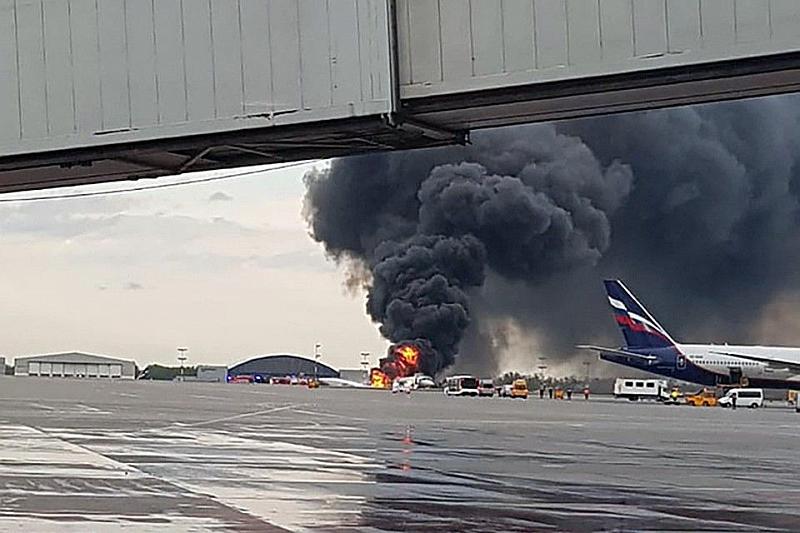СК подтвердил гибель 13 человек при при пожаре на борту самолета в московском «Шереметьево»
