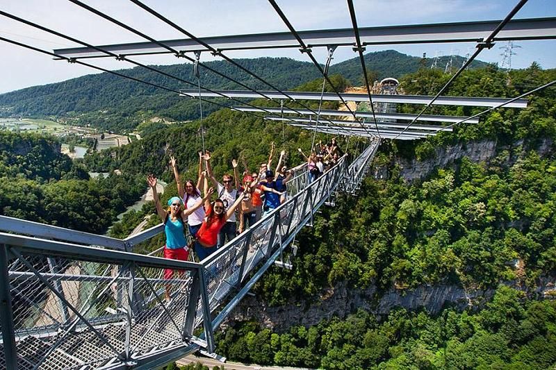 Подвесной мост Skybridge в Сочи попал в топ-10 лучших мест для фотосессий в отпуске