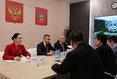 Делегация Краснодарского края на ПМЭФ-2026 провела встречу с президентом Союза китайских промышленников и предпринимателей