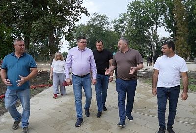 В станице Медведовской благоустраивают парк