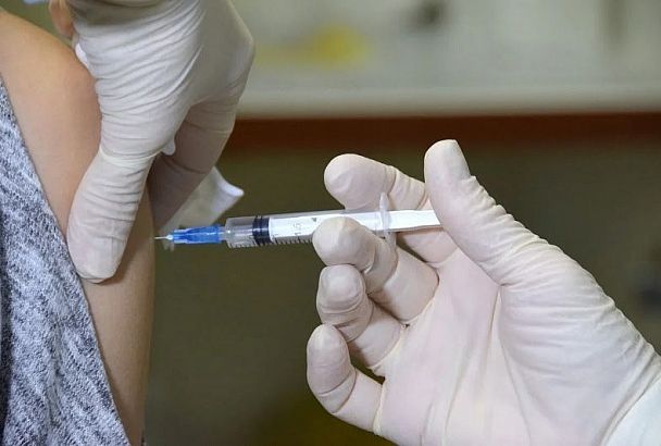 Единую вакцину от гриппа и COVID-19 испытают в 2022 году