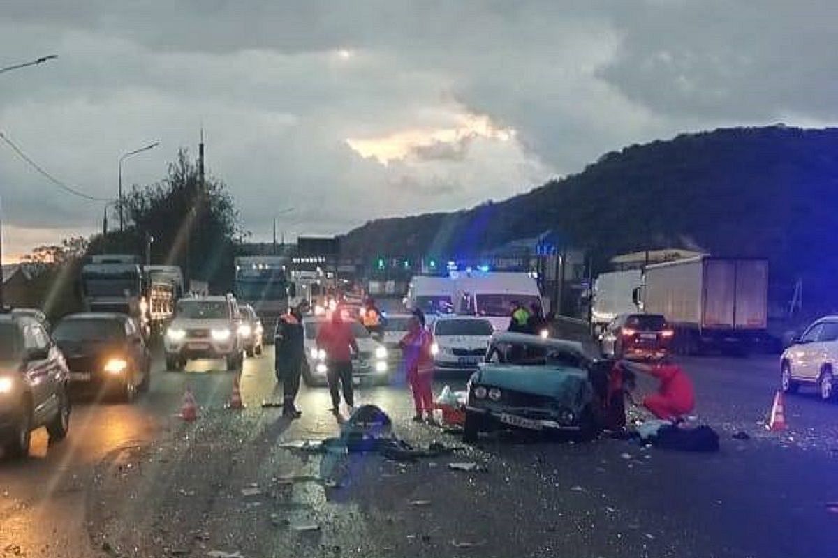 Три человека погибли в лобовом ДТП на въезде в Новороссийск