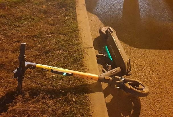 14-летняя девочка на электросамокате попала под колеса машины в Краснодаре
