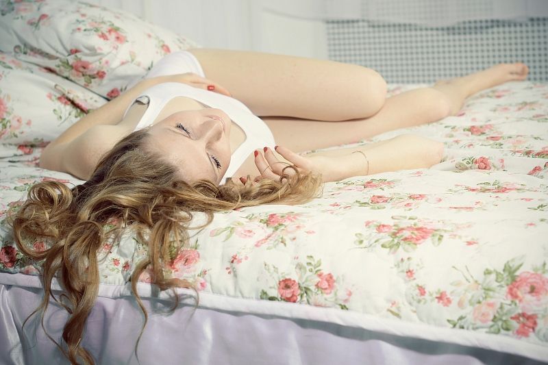 Сплю и худею: сколько калорий организм сжигает во время сна