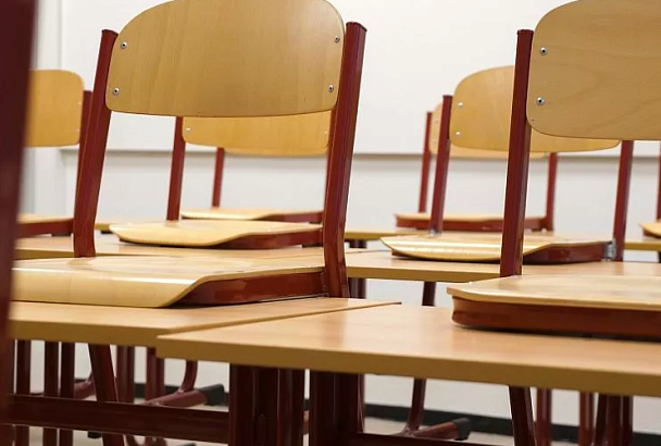 В Краснодаре уволили учителя, схватившего семиклассника за горло 