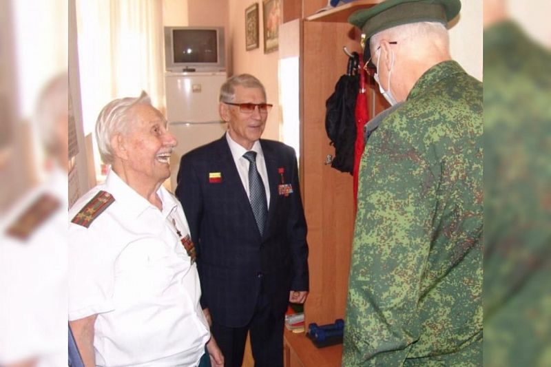 Глава СК РФ Бастрыкин вручил медали к 75-летию Победы двум кубанским ветеранам