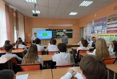 Вице-губернатор Кубани Елена Воробьева посетила заключительный урок «Разговоров о важном»