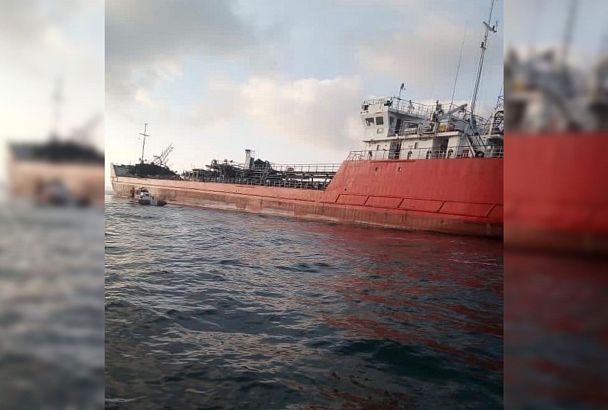 На танкере в Азовском море произошел обрыв поврежденной конструкции 