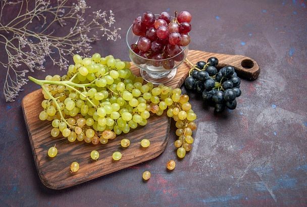 Виноград: какие продукты не стоит употреблять вместе с ним. Советы нутрициолога