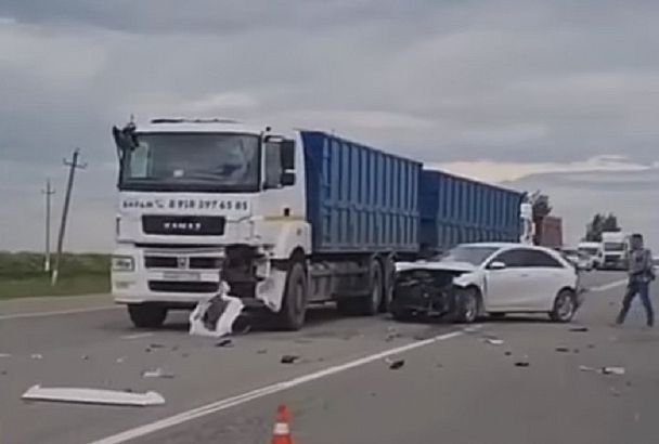 Стали известны подробности массовой аварии под Крымском, где пострадали женщина и ребенок