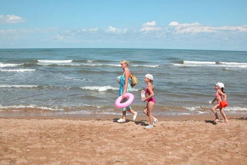 Отпуск на Азовском море: четыре курорта Краснодарского края вошли в топ-5 популярных для отдыха с детьми