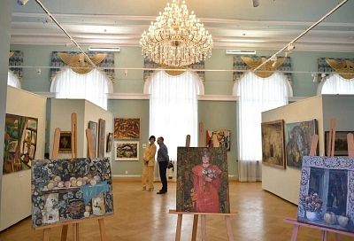Более 100 тыс. человек ежегодно посещают Краевой художественный музей им. Коваленко 