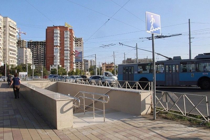 Подземный пешеходный переход на Старокубанском кольце в Краснодаре открыли после ремонта