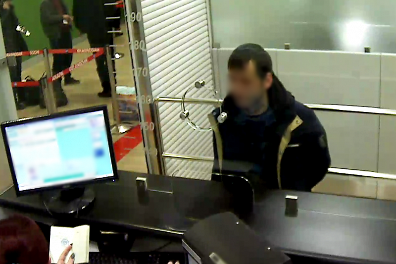 В аэропорту Краснодара задержали иностранца с поддельным паспортом