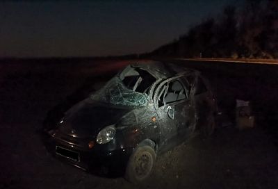 На Кубани погиб водитель опрокинувшейся иномарки. Трехлетний ребенок в больнице
