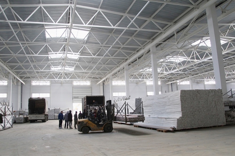 В Краснодаре готовят к запуску большой завод по производству профиля для пластиковых окон