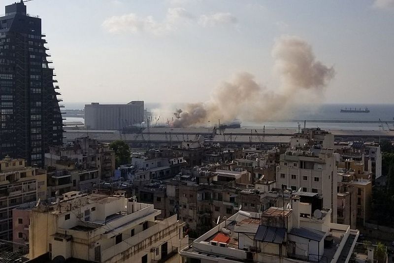 В Бейруте прогремел мощный взрыв. Есть погибшие