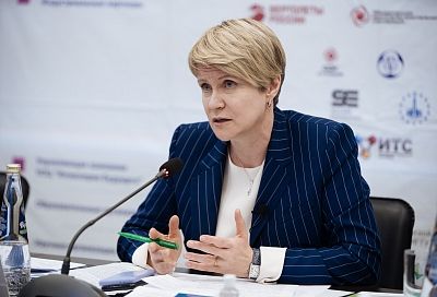 Елена Шмелева: «В школах необходимо открывать специализированные спортивные классы»