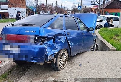 Молодой водитель погиб при столкновении двух легковушек в Адыгее