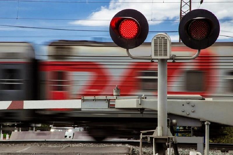 На железнодорожном переезде в Юровке будет затруднено движение