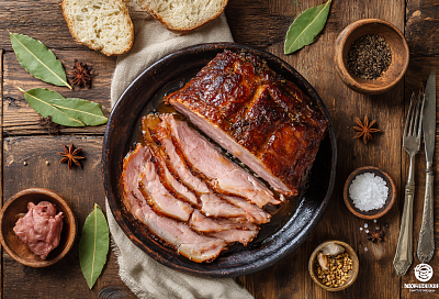 Засаливаю свинину на сутки и запекаю пару часов достаю из духовки самую нежную домашнюю буженину