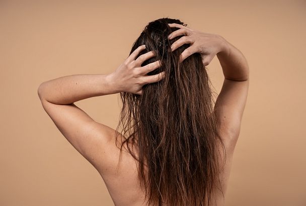 Здоровье волос во многом зависит от их увлажнения