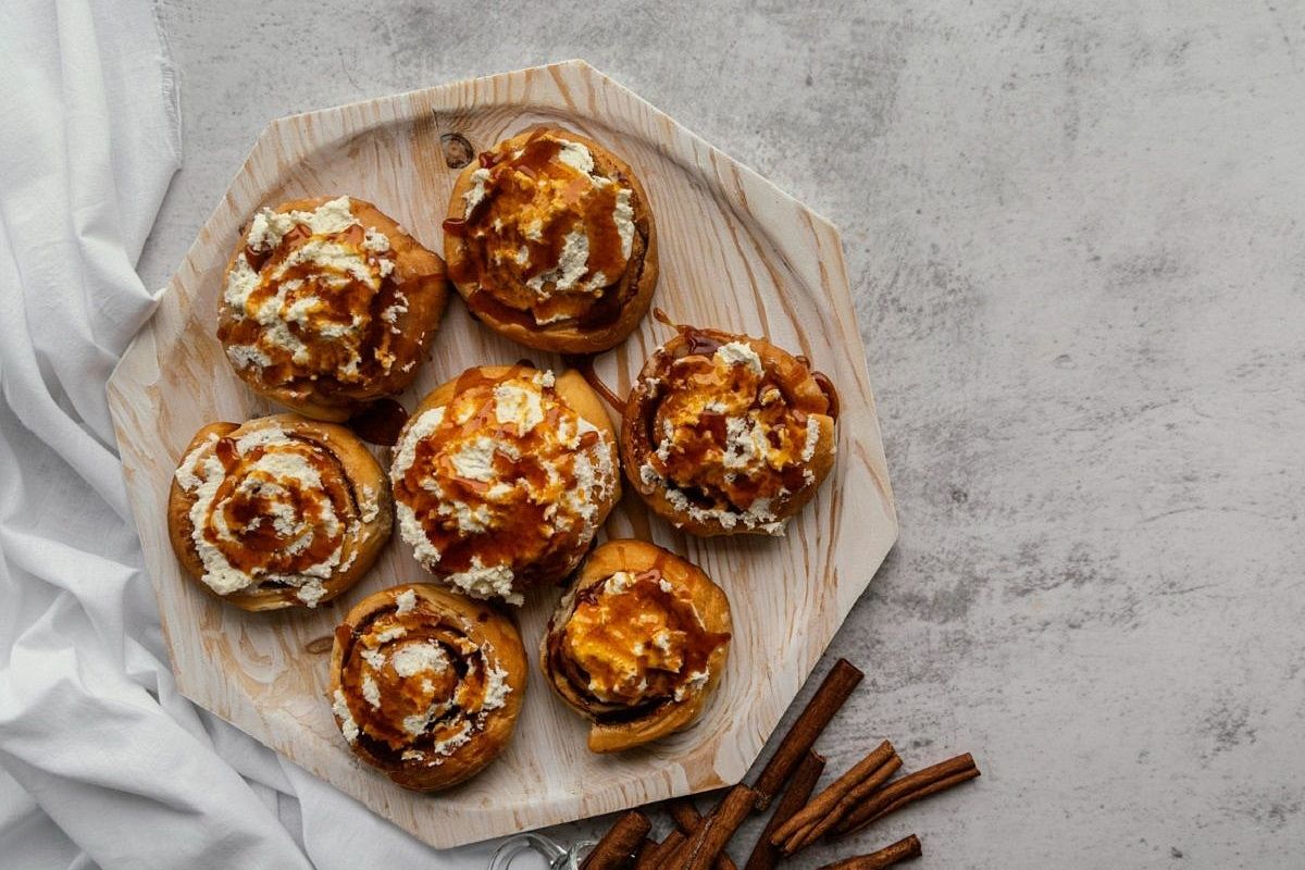 Ну очень вкусные и мягкие как пух булочки с корицей! Надо повторить!