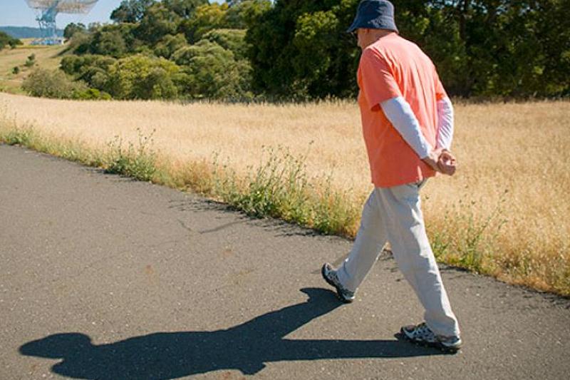 Медленная ходьба приводит к раннему старению мозга
