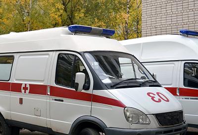 В Ростове 3-летнюю девочку после падения из окна многоквартирного дома в тяжёлом состоянии доставили в больницу