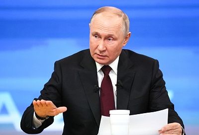 Владимир Путин заявил об отмене для пенсионеров комиссии за уплату ЖКХ