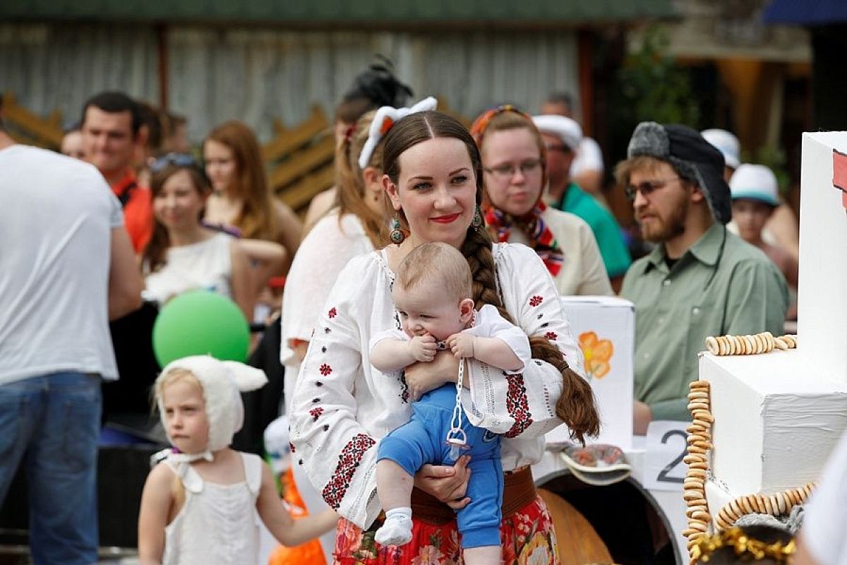 В Краснодарском крае в 2019 году сохранится материальная поддержка для многодетных семей