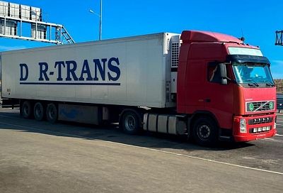 На Крымском мосту задержали грузовик с 19 тыс. литров нелегального пива и сидра