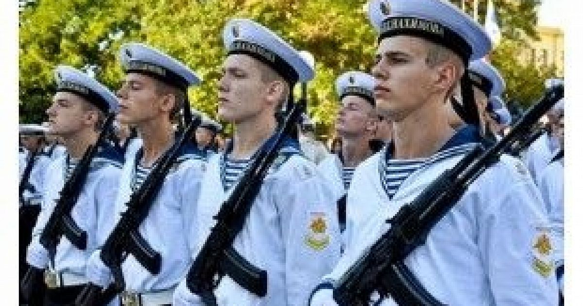 Военно морские курсанты. Училища ВМФ России. Курсантки Нахимовского училища. Погончики курсанта военно-морского училища в Севастополе. Курсанты морского училища Калининград.