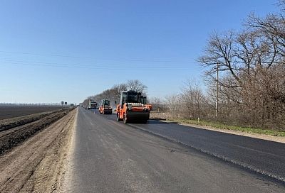Трассу Армавир – Курганинск ремонтируют с опережением графика