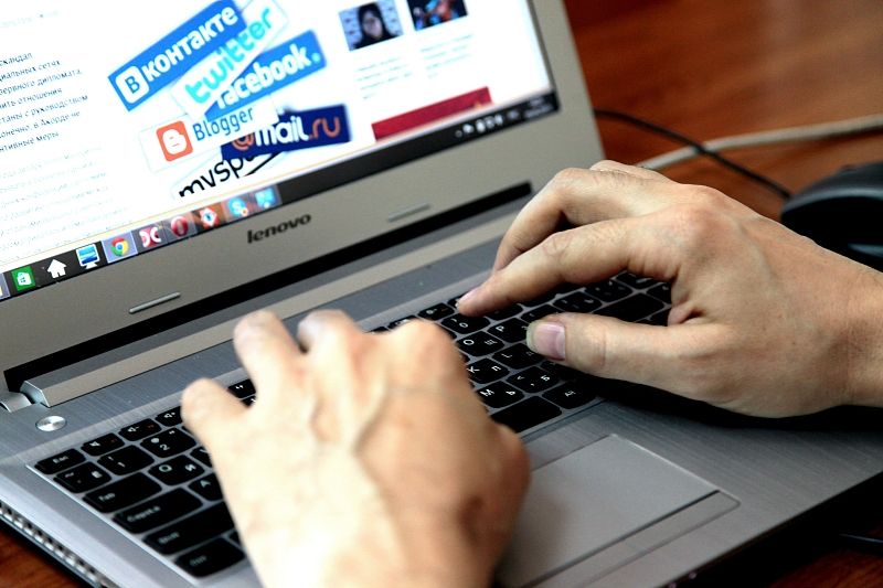 «Все в Сеть». С 1 декабря россиян заставят сидеть во «ВКонтакте» и «Одноклассниках»