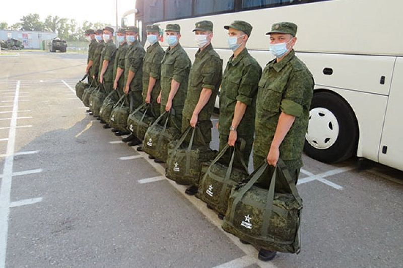В Совете Федерации поддержали идею перехода на двухлетнюю армейскую службу 