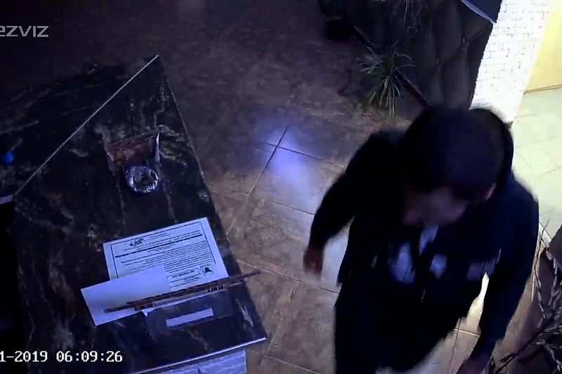 Житель Адыгеи попался в Краснодаре на краже мобильного телефона из гостиницы