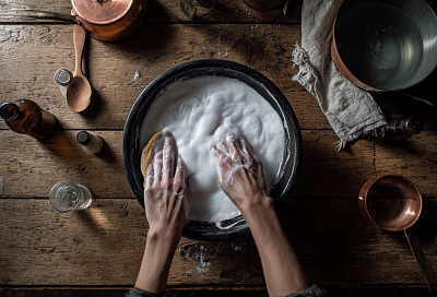 Как быстро отмыть кухонные фасады от жира без агрессивной химии