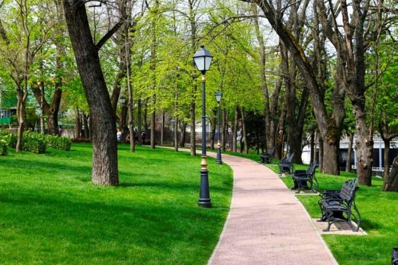 В Каневском районе в рамках нацпроекта «Жилье и городская среда» благоустраивают три парка