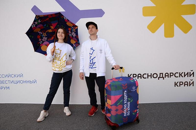 Одежду с брендом Краснодарского края начнут продавать уже этим летом на АЗС и в аэропортах