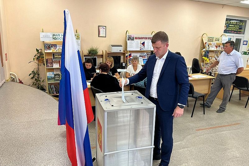 Евгений Наумов проголосовал на выборах в Законодательное Собрание Краснодарского края