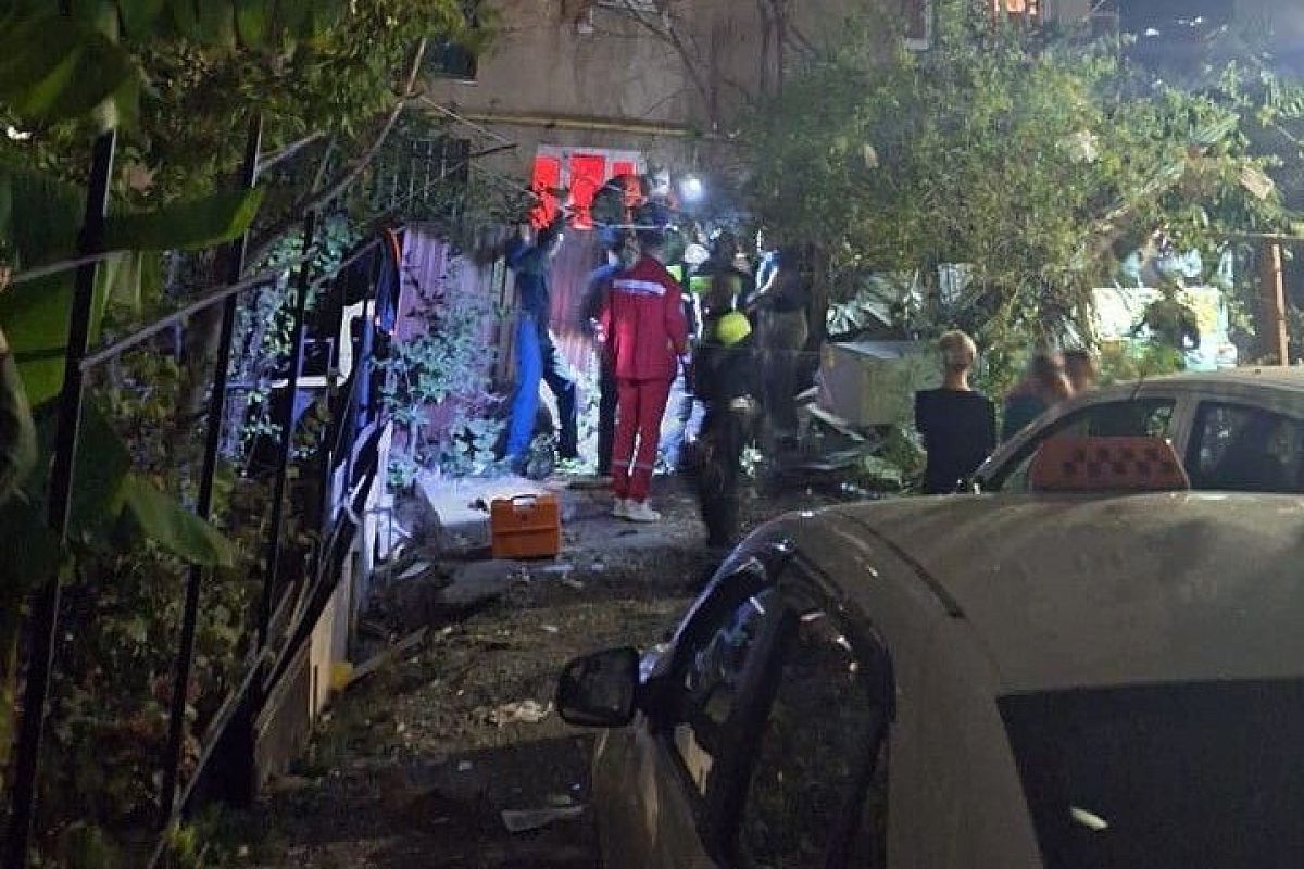 В Сочи один человек погиб и трое пострадали при взрыве бытового газа в жилом доме