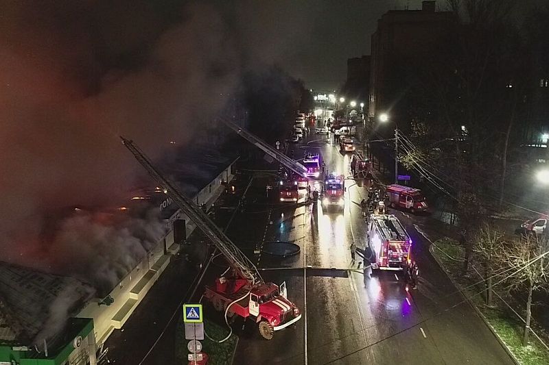 Восемь человек погибли при пожаре в костромском кафе «Полигон»