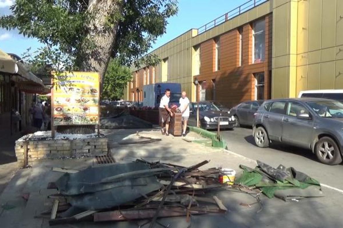 В Анапе сносят пивоварню, кафе и столовую