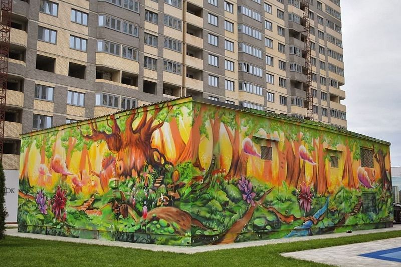 Граффити в виде сказочного леса появилось на трансформаторной подстанции Краснодара