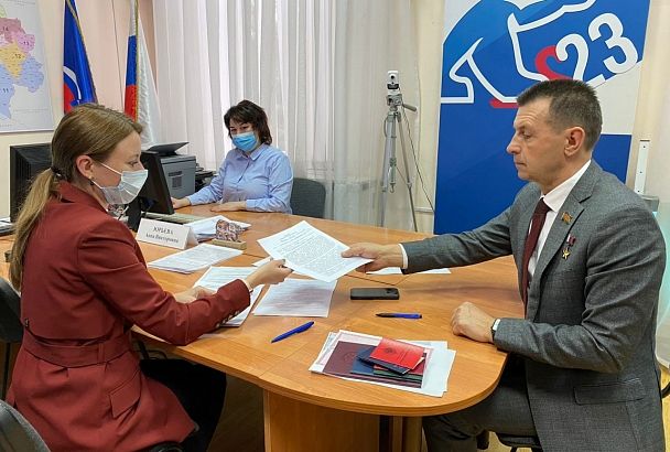 Герой РФ Евгений Шендрик подал документы на участие в предварительном голосовании «Единой России»