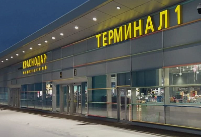 Аэропорт Краснодара не принимает и не отправляет самолеты из-за снегопада